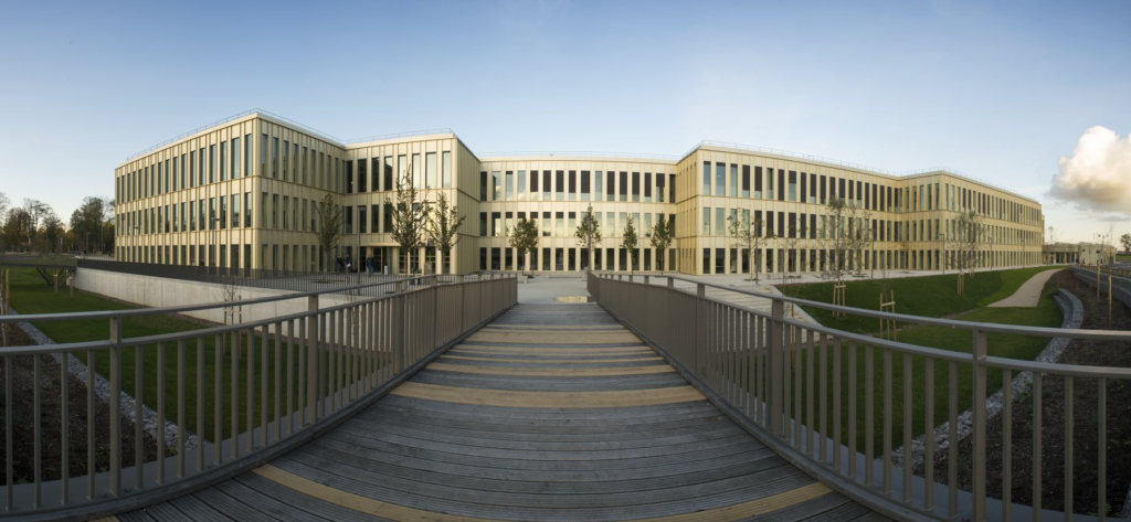 HEC Paris (France)