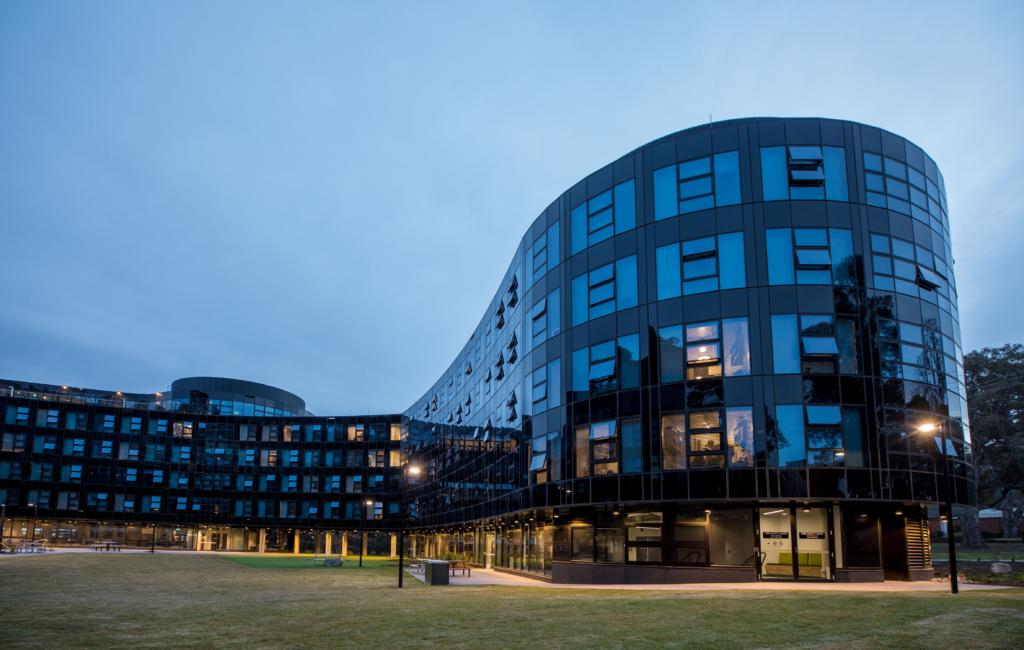  Australian National University (ANU)