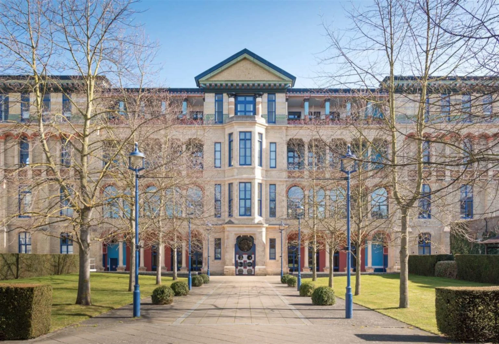  Cambridge Judge Business School (UK)